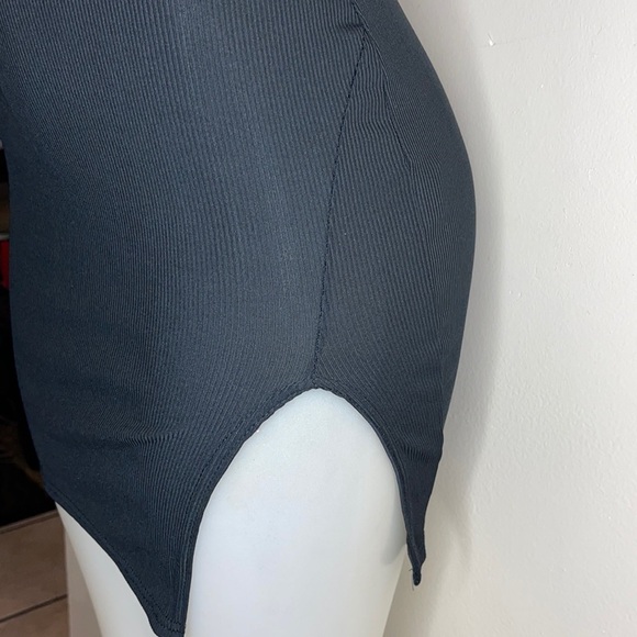 - PrettyLittleThing Little Black Dress Size 0 - Picture 5 of 11